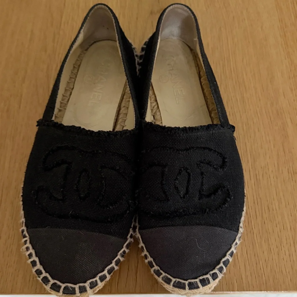 CHANEL iconic espedrilles